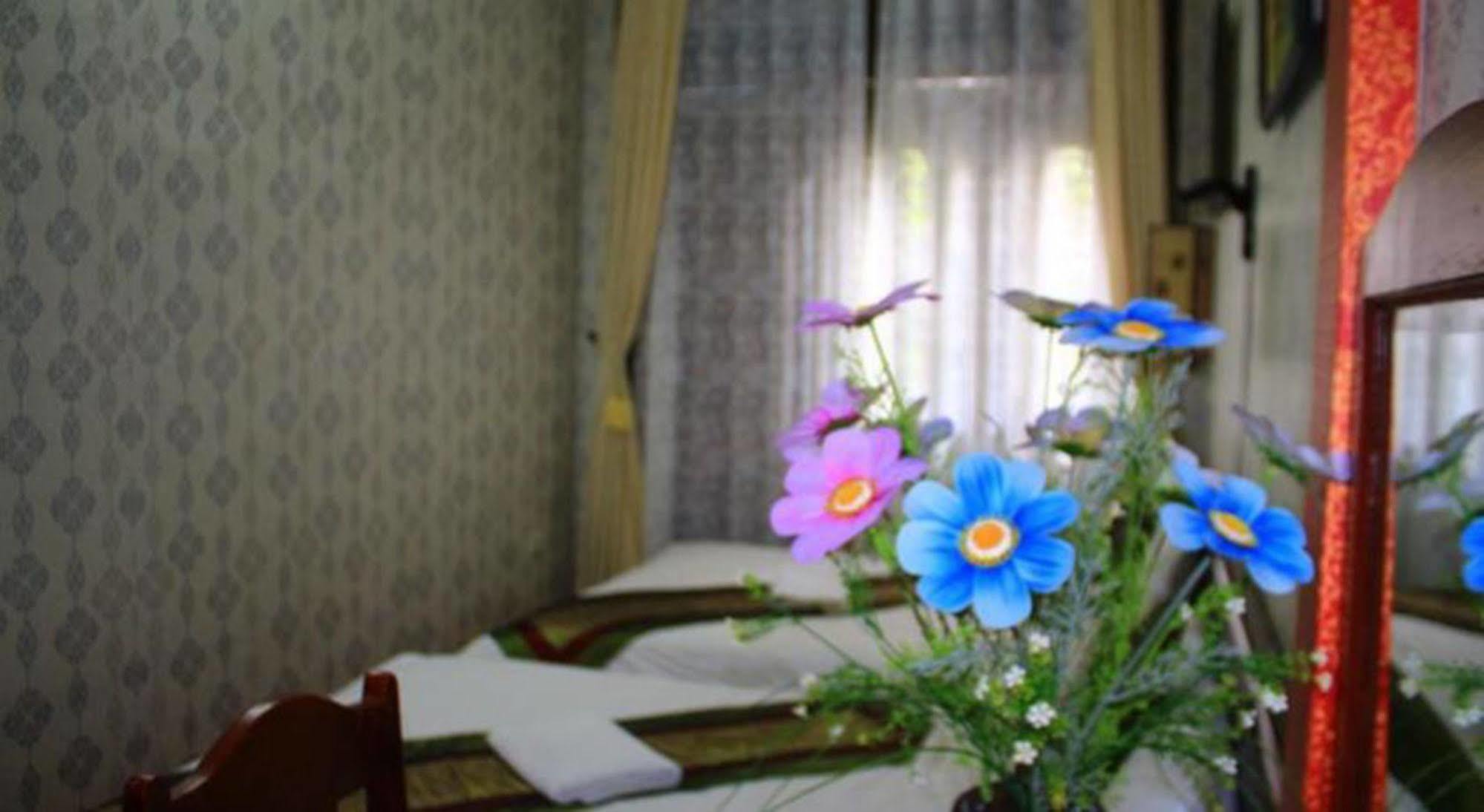 Hoan Kiem Lake Hotel Hanoi Buitenkant foto